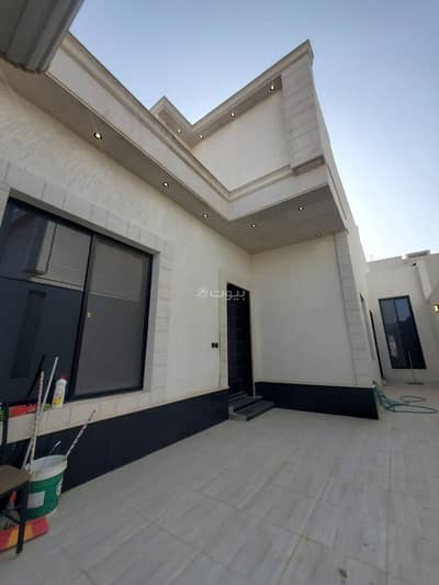 5 Bedroom Floor for Sale in East Riyadh, Riyadh - A distinguished housing opportunity in the East Gate neighborhood 5 Bedroom Floor for Sale in East Riyadh, Riyadh - A distinguished housing opportunity in the East Gate neighborhood