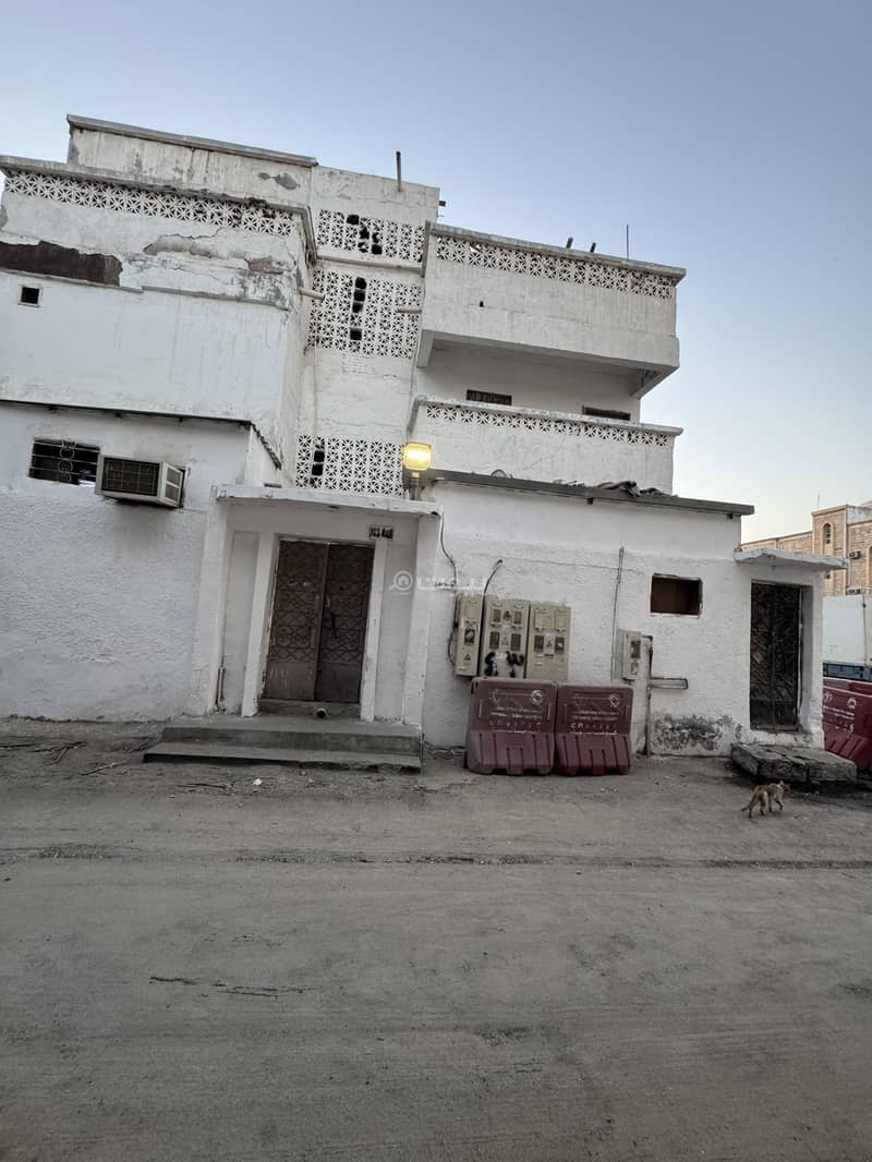 Investment building for sale with 5 apartments Investment building for sale with 5 apartments
