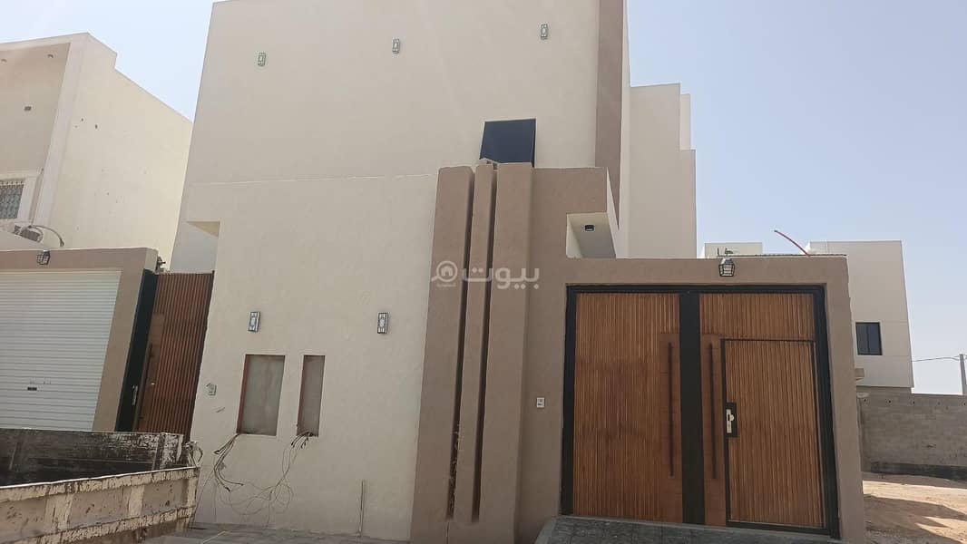 للبيع فله مع شقتين شمال بريدة حي السليمانية للبيع فله مع شقتين شمال بريدة حي السليمانية