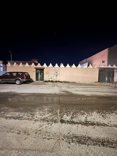 دور 4 غرف نوم للبيع في الضاحي الشرقي، بريدة منطقة القصيم - للبيع دور شعبي بحي الضاحي الشرقي ببريدة