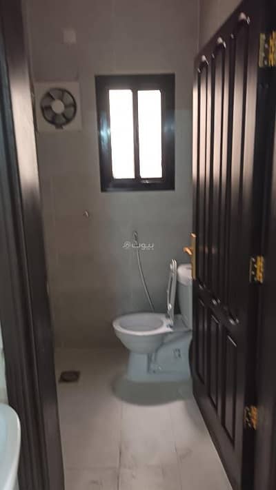 3 Bedroom Apartment for Rent in North Jeddah, Jeddah - Apartment for rent in Al-Nuzha, consisting of two entrances