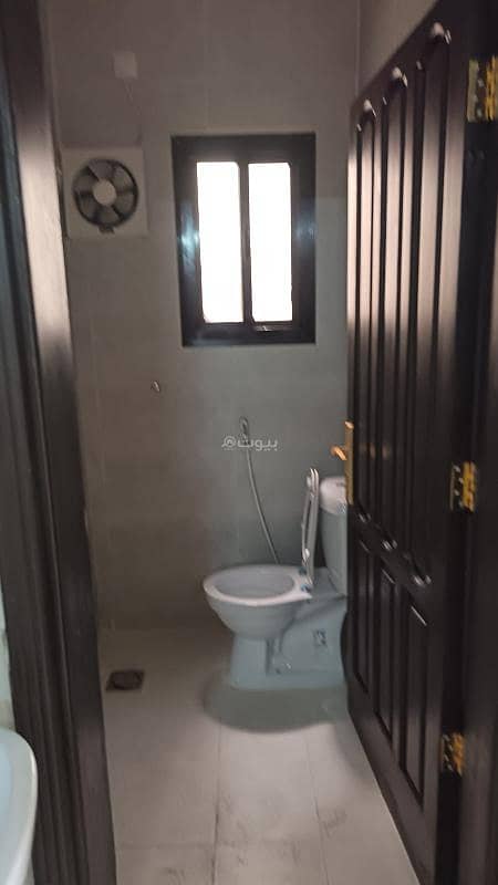 Apartment for rent in Al-Nuzha, consisting of two entrances Apartment for rent in Al-Nuzha, consisting of two entrances