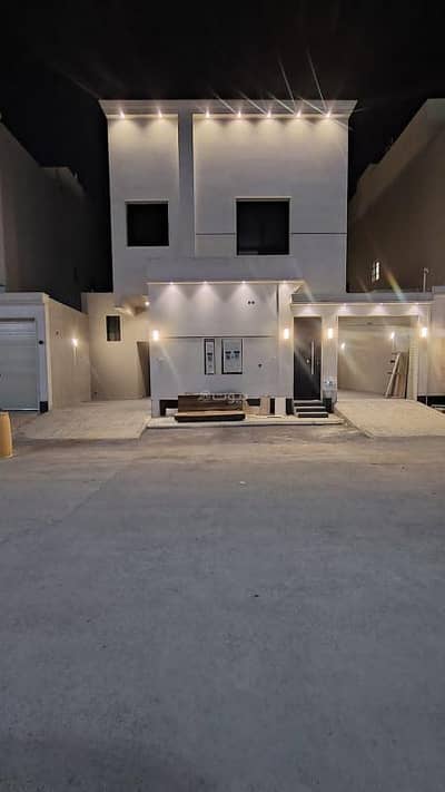 4 Bedroom Floor for Sale in East Riyadh, Riyadh - Luxurious upper apartment for sale in Al-Nada neighborhood