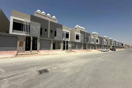 5 Bedroom Floor for Sale in South Riyadh, Riyadh - 5 Bedroom Residential Floor For Sale in Badr, Riyadh