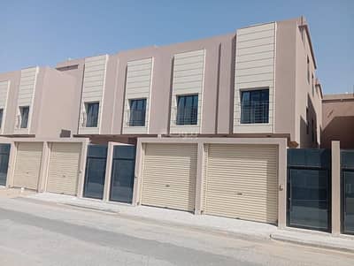 5 Bedroom Villa for Sale in Al Rakah Al Shamaliyah, Dammam - Al-Rakah Al-Shamaliyah neighborhood in front of the Al-Muaibed Hotel