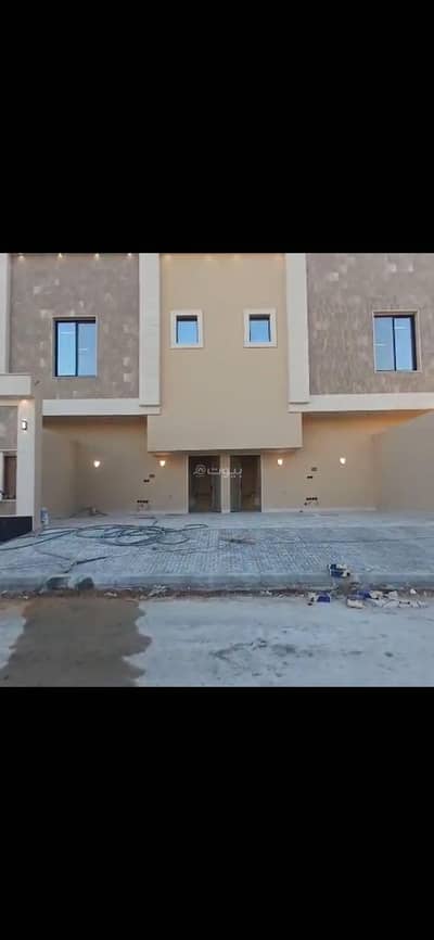 3 Bedroom Floor for Sale in South Riyadh, Riyadh - 3 Bedroom Floor For Sale in Okaz, Riyadh