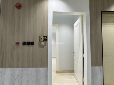 3 Bedroom Flat for Sale in East Riyadh, Riyadh - Apartment consisting of 3 bedrooms for sale in al-Ma'azilah, Riyadh