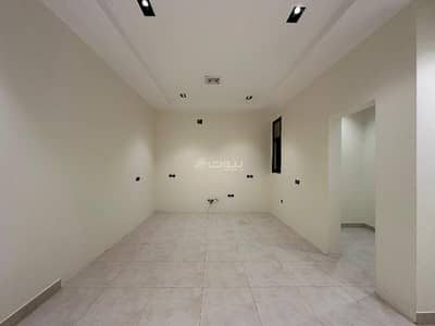 3 Bedroom Floor for Sale in East Riyadh, Riyadh - Residential apartment with 3 bedrooms for sale in la Mounsia