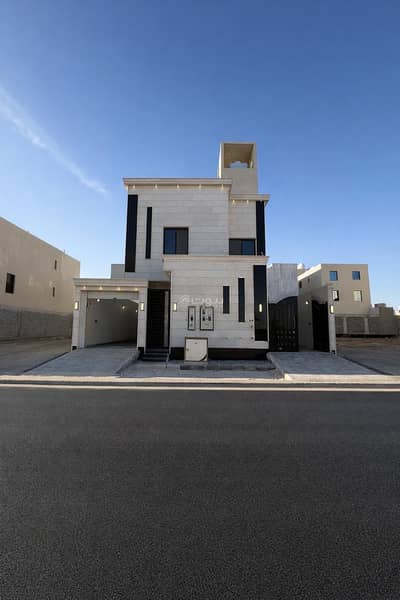 3 Bedroom Floor for Sale in East Riyadh, Riyadh - Building for sale in Al-Janaadriyyah
