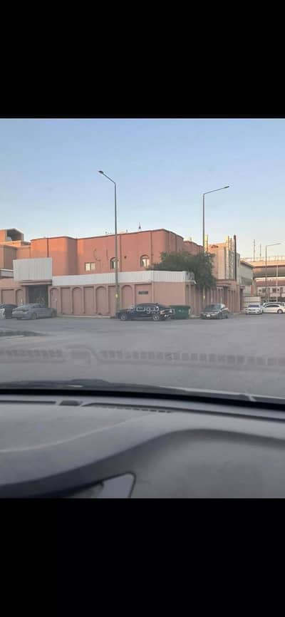 فیلا 11 غرف نوم للبيع في شرق الرياض، الرياض - فيلا للبيع في شارع أيوب بن مكرز, حي الملك فيصل, مدينة الرياض, منطقة الرياض