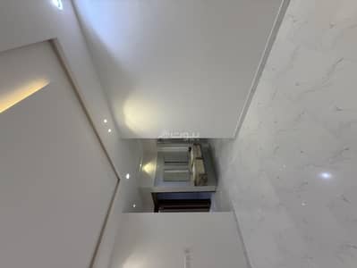 8 Bedroom Villa for Sale in West Riyadh, Riyadh - Villa with 3 apartments for sale (Dhahrat Laban)