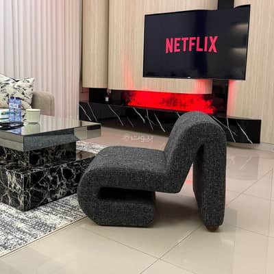 3 Bedroom Apartment for Rent in North Riyadh, Riyadh - Three rooms, two halls, an outdoor courtyard, and an outdoor seating area