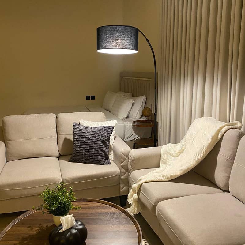 Wide and elegant studio with an external session close to the Bolivard Wide and elegant studio with an external session close to the Bolivard