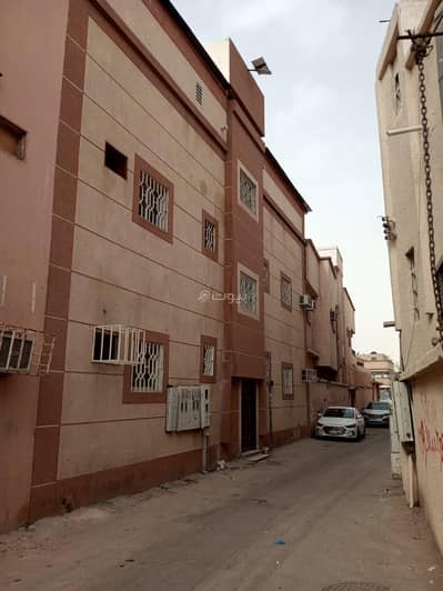 Residential Building for Sale in Central Riyadh, Riyadh - Investment building for sale in Manfouha Al Jadidah, Riyadh