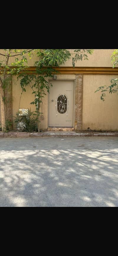دور 4 غرف نوم للايجار في شمال الرياض، الرياض - طابق للإيجار في الياسمين، الرياض