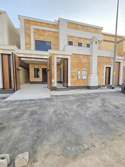 7 Bedroom Villa for Sale in East Riyadh, Riyadh - For sale: an interior staircase and two apartments in Al-Qadisiyah district