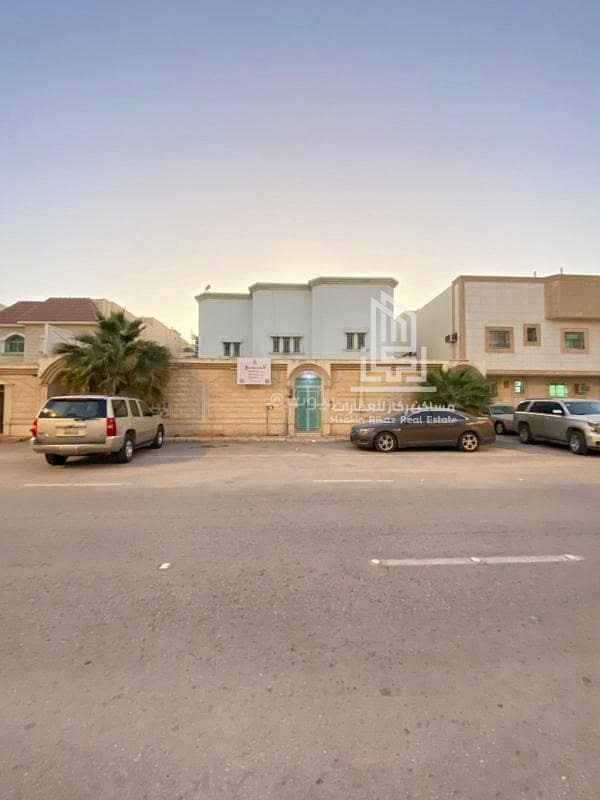 Investment and residential opportunity – villa on a commercial street for sale Investment and residential opportunity – villa on a commercial street for sale
