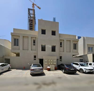 دور 4 غرف نوم للايجار في شمال الرياض، الرياض - دور أرضي في العليا للإيجار