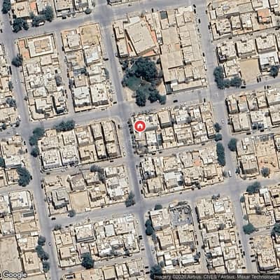 فیلا 4 غرف نوم للبيع في وسط الرياض، الرياض - فيلا قديمة للبيع