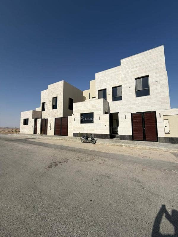 Residential villa for sale in Al-Mhdiya district, Riyadh. Land area: 360 square meters. Residential villa for sale in Al-Mhdiya district, Riyadh. Land area: 360 square meters.