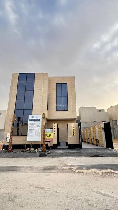 6 Bedroom Villa for Sale in West Riyadh, Riyadh - Residential villa for sale in Al-Muhdiyah neighborhood, Riyadh. Land area: 312 square meters.