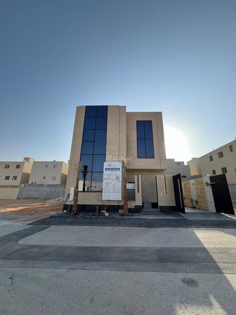 Villa consisting of 5 bedrooms for sale in La Medina Villa consisting of 5 bedrooms for sale in La Medina