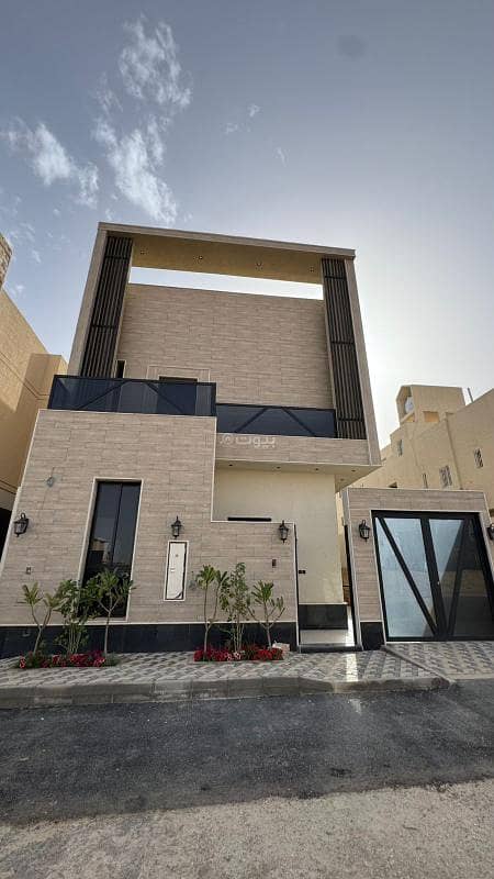 Residential villa for sale in Al-Mahdiya neighborhood, Riyadh. Land area 360 square meters. Residential villa for sale in Al-Mahdiya neighborhood, Riyadh. Land area 360 square meters.