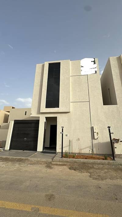 5 Bedroom Villa for Sale in West Riyadh, Riyadh - Residential villa for sale in Al Mahdiya neighborhood, Riyadh. Land area: 370 square meters. 5 Bedroom Villa for Sale in West Riyadh, Riyadh - Residential villa for sale in Al Mahdiya neighborhood, Riyadh. Land area: 370 square meters.