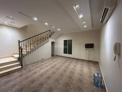 3 Bedroom Flat for Rent in North Riyadh, Riyadh - Two-story apartment for rent in Al-Taa'awon neighborhood, Riyadh