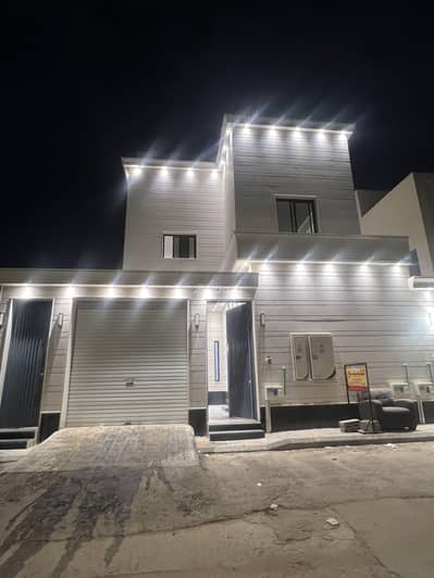 3 Bedroom Floor for Sale in East Riyadh, Riyadh - 3 bedrooms duplex for sale in Al-Qadisiyya