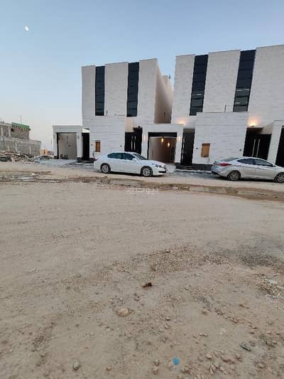 7 Bedroom Villa for Sale in West Riyadh, Riyadh - Villa consisting of 7 bedrooms for sale in Al Suwaidi. For contact, 0501732720.