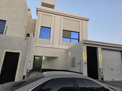 دور 5 غرف نوم للبيع في غرب الرياض، الرياض - دور علوي مع شقه طويق