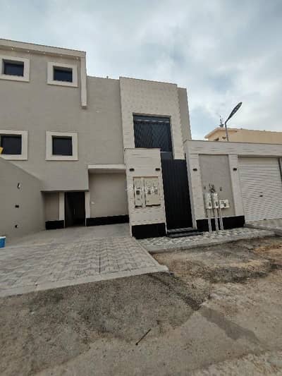 3 Bedroom Apartment for Sale in South Riyadh, Riyadh - 3-bedroom apartment for sale in Badr. For contact, 0501732720.