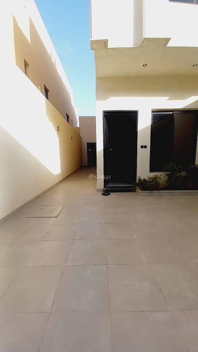 3 Bedroom Floor for Sale in West Riyadh, Riyadh - A house in the Al-Awali neighborhood in the Golden Square, close to the Dari. 3 Bedroom Floor for Sale in West Riyadh, Riyadh - A house in the Al-Awali neighborhood in the Golden Square, close to the Dari.