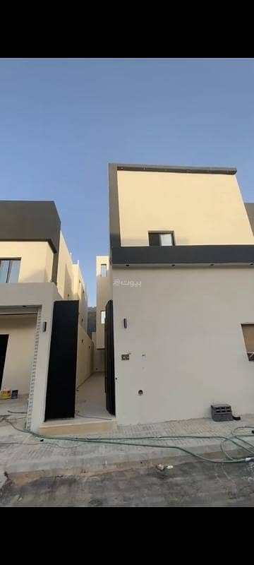 3 Bedroom Apartment for Sale in South Riyadh, Riyadh - A 3-bedroom apartment for sale in Badr