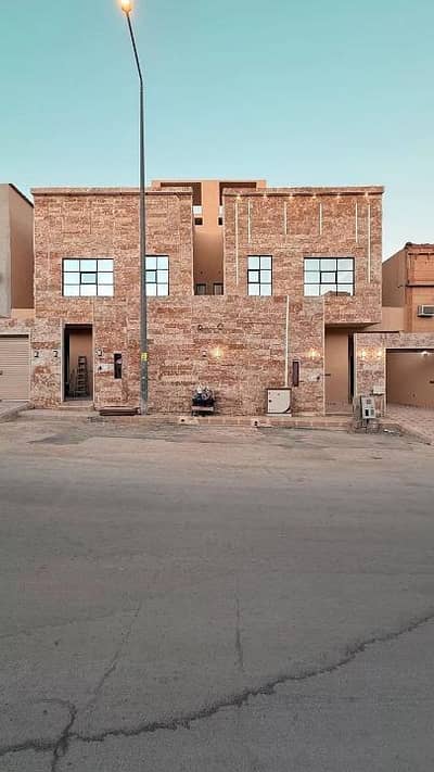 5 Bedroom Villa for Sale in West Riyadh, Riyadh - Villa For Sale in Al Uraija Al Wusta, West Riyadh