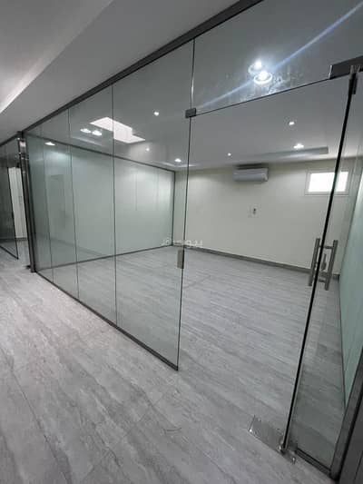Office for Rent in North Riyadh, Riyadh - Commercial office for rent on Saud bin Abdulaziz bin Mohammad Al-Farai Street, Al-Taawun neighborhood, Riyadh City, Riyadh Region