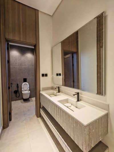 3 Bedroom Floor for Sale in East Riyadh, Riyadh - Housing opportunity: ground floor apartment for sale in Al-Rimal Al-Dhahabi area