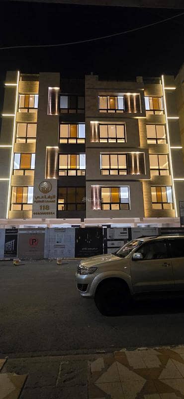 A luxurious 5-room apartment with two front entrances for sale in Jeddah, Al-Bawady neighborhood. A luxurious 5-room apartment with two front entrances for sale in Jeddah, Al-Bawady neighborhood.