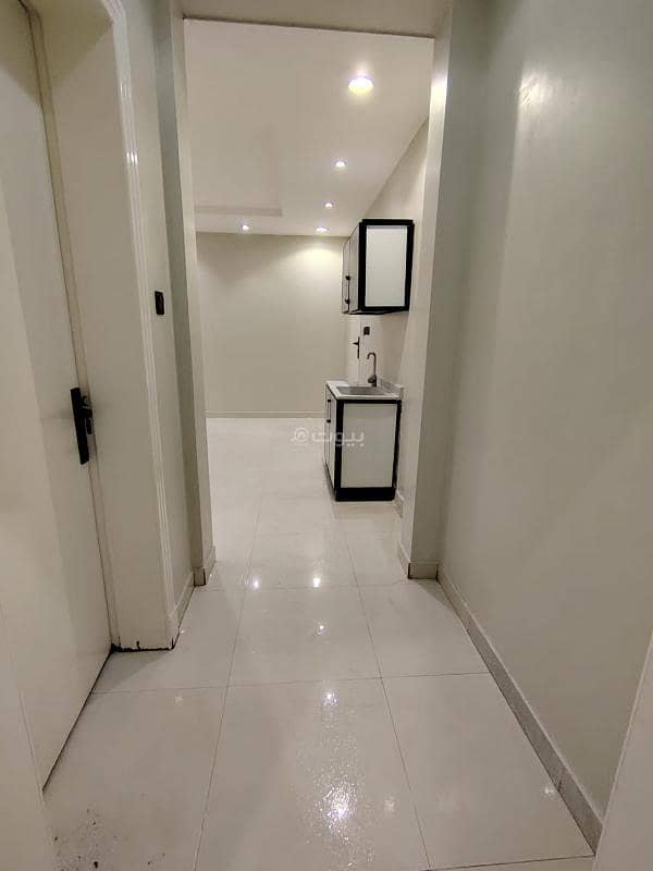 A room and a hall for rent in Al-Araid (Al-Ara'ed). A room and a hall for rent in Al-Araid (Al-Ara'ed).