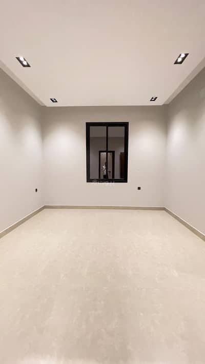 3 Bedroom Floor for Sale in East Riyadh, Riyadh - A residential apartment consisting of 3 bedrooms for sale in Al-Qurtuba