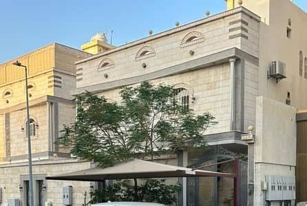 10+ Beds Villa for Sale in North Jeddah, Jeddah - A distinctive site with 12 rooms 10+ Beds Villa for Sale in North Jeddah, Jeddah - A distinctive site with 12 rooms