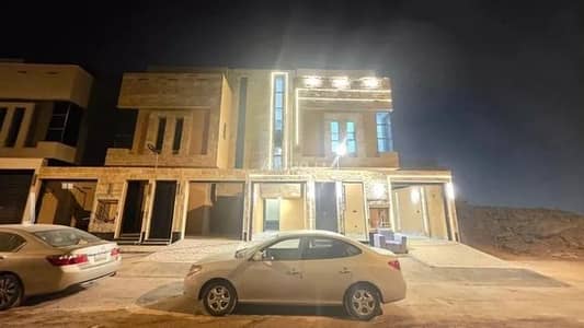5 Bedroom Floor for Sale in West Riyadh, Riyadh - Floor for sale on Al Wathiq Street, Tuwaiq District, Riyadh City