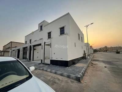 دور 5 غرف نوم للبيع في غرب الرياض، الرياض - طابق للبيع في تويقد، الرياض