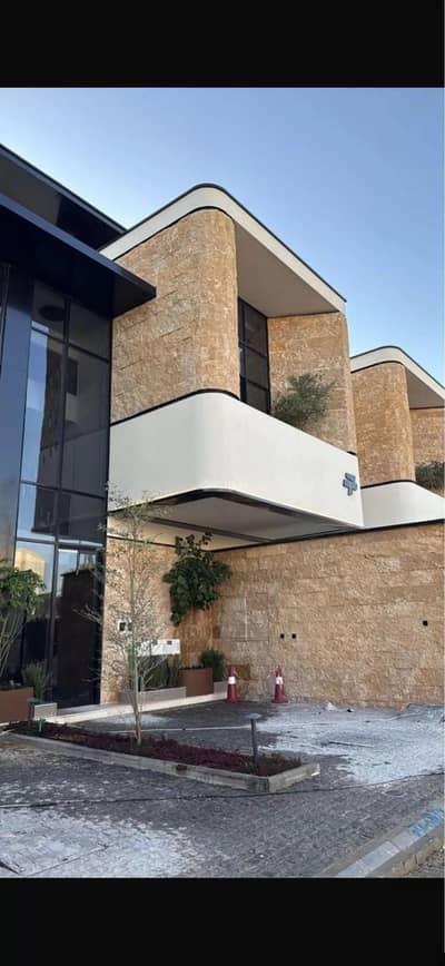 3 Bedroom Floor for Sale in North Riyadh, Riyadh - Floor for sale on Gharyan Street, Al-Nuzha District, Riyadh City
