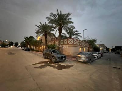 8 Bedroom Villa for Sale in Central Riyadh, Riyadh - Villa for sale on Hafez Ibrahim Street, Al-Zahra neighborhood, Riyadh city