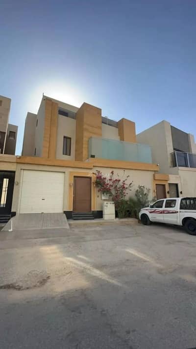 5 Bedroom Villa for Sale in East Riyadh, Riyadh - Villa for sale on Ibrahim Bin Duwayan Street, Al Munsiyah District, Riyadh City, Riyadh Region