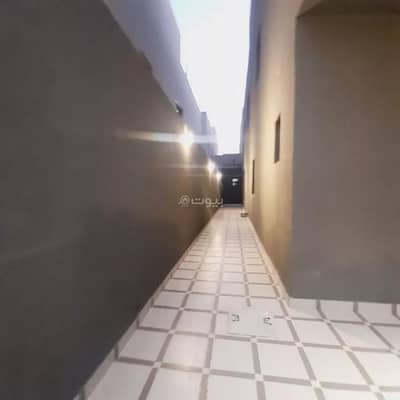 3 Bedroom Floor for Sale in South Riyadh, Riyadh - Floor for sale in Okaz District, Riyadh City, Riyadh Region.
