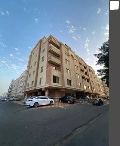 شقة 4 غرف نوم للبيع في شمال جدة، جدة - شقة للبيع في شارع محمد التركي, حي العزيزية, مدينة جدة, منطقة مكة المكرمة