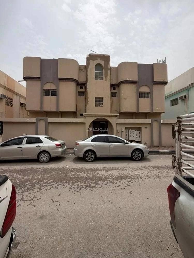 عمارة للبيع في شارع منفوحة, حي الضباب, مدينة الدمام عمارة للبيع في شارع منفوحة, حي الضباب, مدينة الدمام
